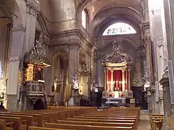 Nave inside the Église du Saint-Esprit in Aix-en-Provence