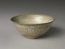 Buncheong bowl with tortoiseshell and chrysanthemum decorations