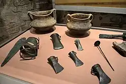 Pottery and bronze artefacts from the Komarov culture