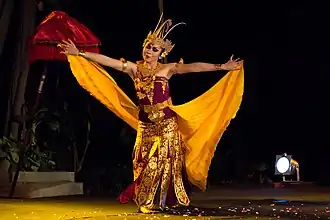 Cendrawasih dance