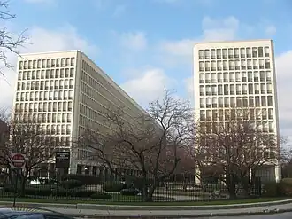 University Gardens Apartments (1961) in Chicago, Illinois.