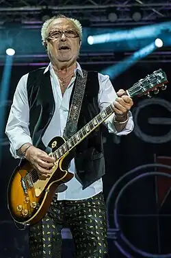 Jones performing with Foreigner in 2016