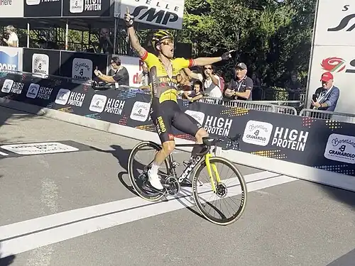 Primož Roglič crossing the finish line
