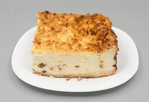 Polish-style cheesecake with raisins (sernik)