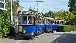 The Amsterdam motor car 144 with car 731 at the Haarlemmermeer station.