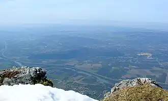 General view from the Cheminée (Vercors) of Vinay, l'Albenc, Chantesse and Poliénas with Isère at the top, and La Rivière below.