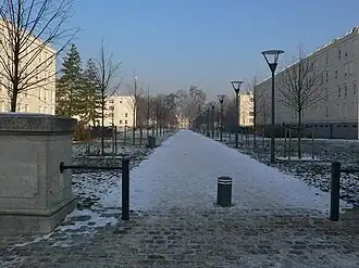 The residential zone of La Fontaine and the eponymous castle in the background.