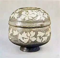 Tea cup buncheong eumgak with inlaid peony