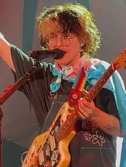 Cavetown performing in 2025