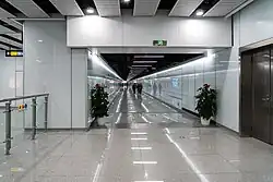Passageway between the two concourses