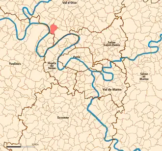 Location (in red) within Paris inner and outer suburbs
