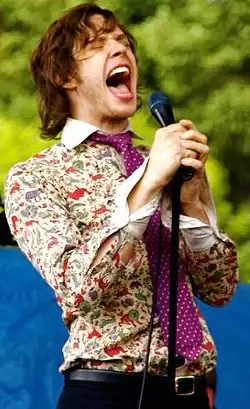 Image 108Indie rock singer Damian Kulash wearing psychedelic 1960s inspired clothing, 2006 (from 2000s in fashion)