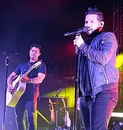 Dan + Shay (25)