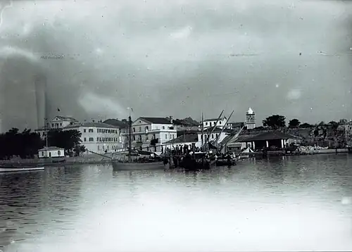 The city of Dürres with the palace on the left
