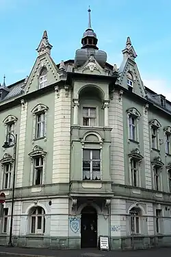 Corner avant-corps
