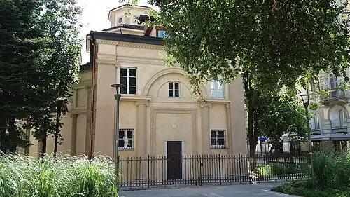 Facade towards largo Bellintani