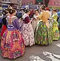 Valencian women with traditional dress and hair
