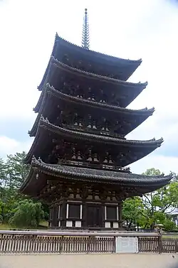 Gojū-no-tō five-storied pagoda from below