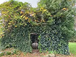 Folie by Anne and Patrick Poirier, Hortus conclusus.