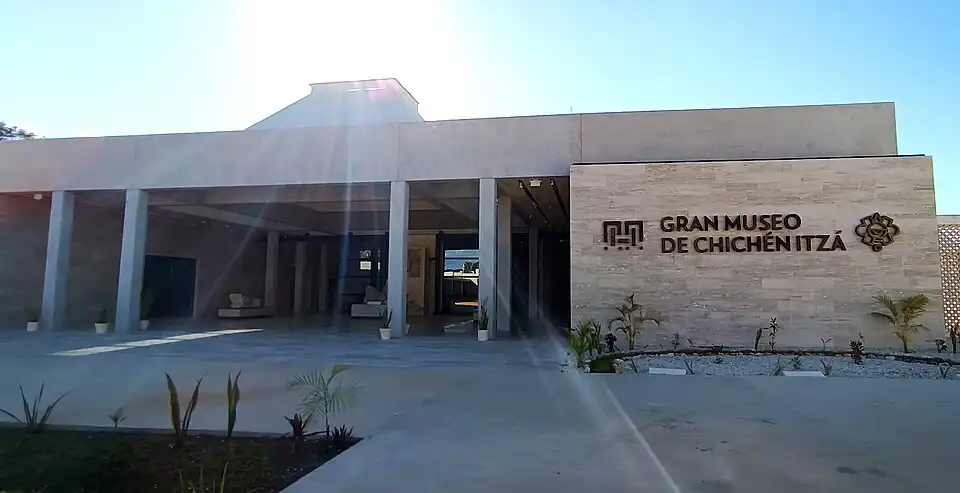 Entrance of the Great Museum of Chichén Itzá.
