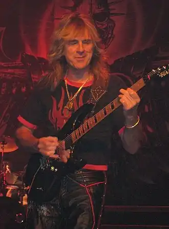 Judas Priest Retribution 2005 Tour Glenn Tipton (cropped).jpg