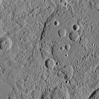 Most of Kuan Han-Chʽing crater (right)