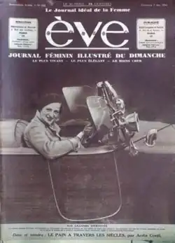 La comtesse de Ganay in her Renault Reinastella car, on the cover of Ève magazine (1933)