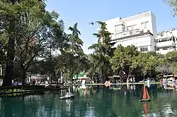 Reflecting pool in Parque Lincoln.