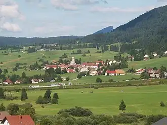 A general view of Longevilles-Mont-d'Or