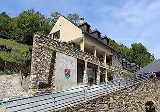 Town hall of Cadeilhan-Trachère