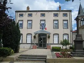 The town hall in Malintrat