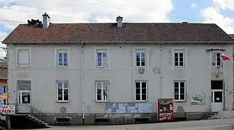 The town hall and school in Mandray