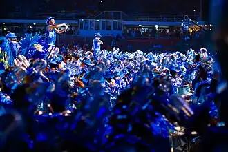 The marujada de guerra of the Boi Caprichoso, which is the group of players who provide the percussion accompaniment to the songs (toadas), is the basis for the show