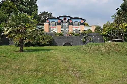 Mixed with Postmodernism - Sphinx Hill, Moulsford, UK, by John Outram, 1999