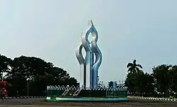 Monument in Arek Lancor garden