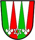 Janner (England): Paly of four vert and gules a pile terminating in a triangle interlaced with a triangle reversed between two piles each terminating in a fleur-de-lis argent.
