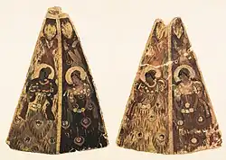 Top portion of two of the "peacock" segments.