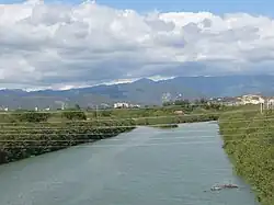 Río Portugués (L) feeds into Río Bucaná (R), just north of PR-52 in Barrio Bucaná