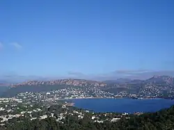 The bay and the Rastel d'Agay, along with the massif de l'Esterel in the background.