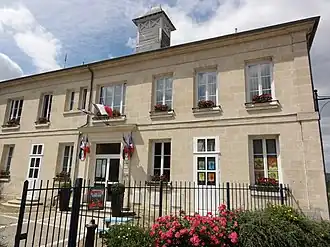 The town hall and school of Ressons-le-Long