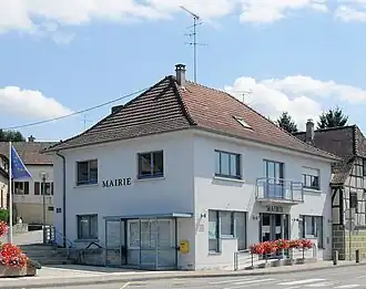 The town hall in Roppentzwiller