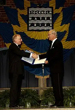 International Water Management Institute accepts the prize from Carl XVI Gustaf in 2012