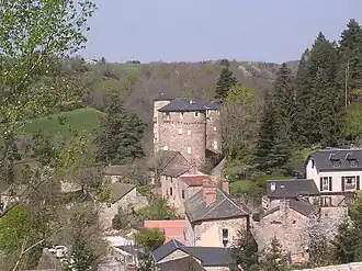 The chateau and surrounding buildings in Saint-Léons