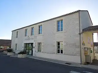 The town hall in Saint-Ciers-Champagne