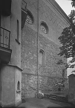 Partial view of the north facade from the northeast