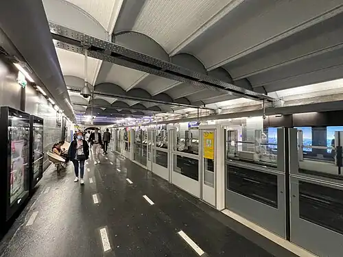 Champs-Élysées–Clemenceau