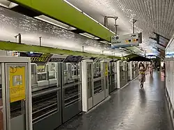Line 13 platforms at Montparnasse–Bienvenüe