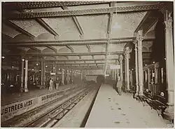 Line 1 platforms in the early 1900s