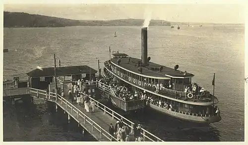 Kirrule with picnickers at Nielsen Park circa 1914