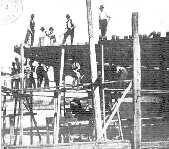 Workers building Koree at the David Drake yard in Balmain
